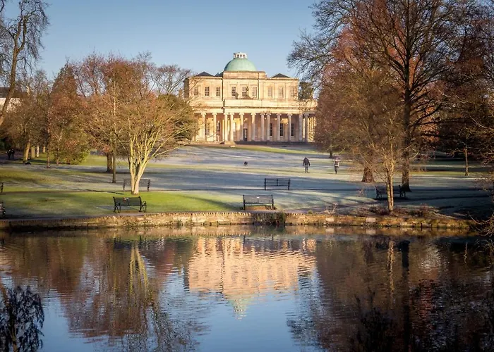 Elliot Oliver - Laverham House - Stunning 6 Bedroom Regency House With Parking