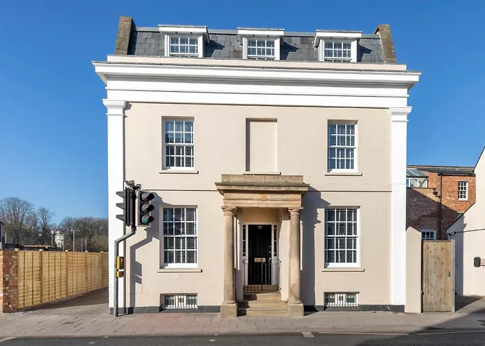 Elliot Oliver - Laverham House - Stunning 6 Bedroom Regency House With Parking
