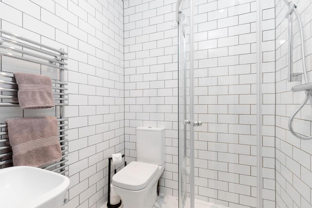 Elliot Oliver - Laverham House - Stunning 6 Bedroom Regency House With Parking Appartement